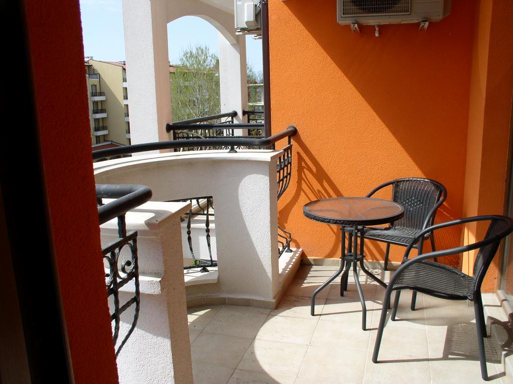 Lvv Palace Apartment Sunny Beach Dış mekan fotoğraf